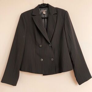 Kate Landry Black & Burgundy Pinstripe Blazer. Pit to pit= 20.5”